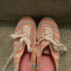 Get ready for Spring/Summer with these fun sneakers.